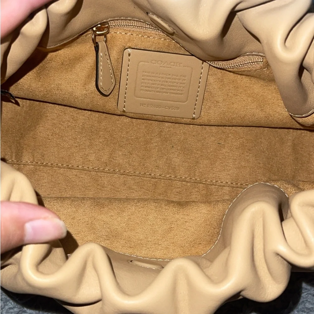 Coach Faye Shoulder bag - Picture 5 of 8